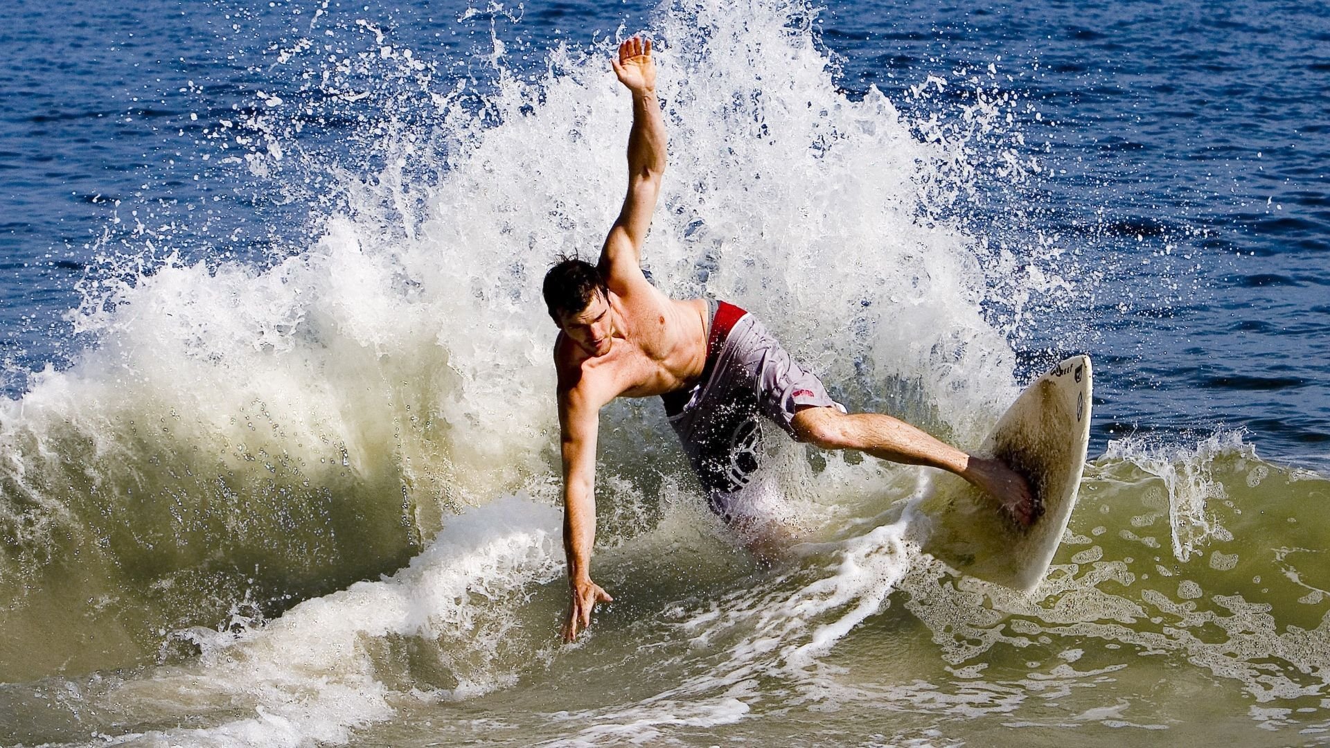 中国男篮深化内部竞争激活球员潜能,中国男篮面临一个可怕的对手