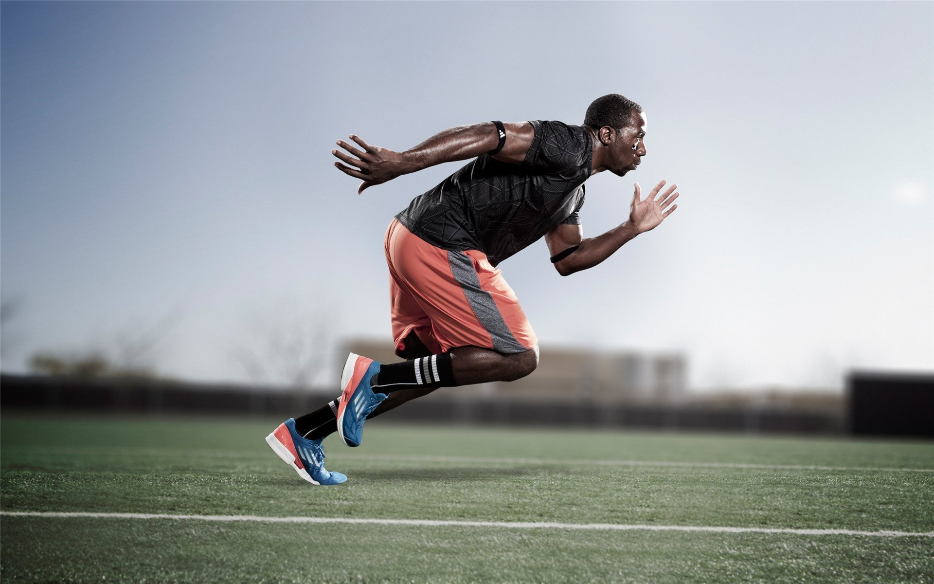 传控球队是否易被长传反击打穿防线中轴,传控打法和防守反击