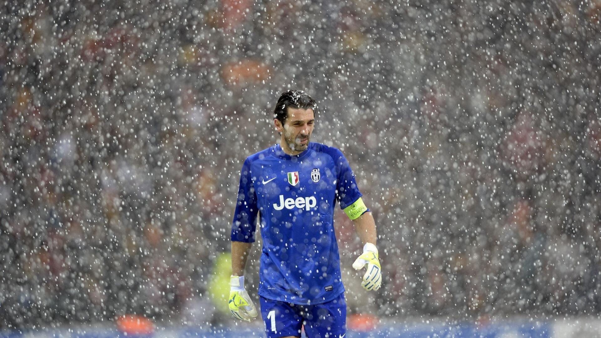 乐鱼体育官网-五大联赛球迷文化差异引发热议，五大联赛哪个球队球迷最多